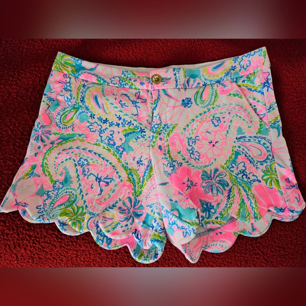 Lilly Pulitzer Vibrant Paisley Scalloped Shorts